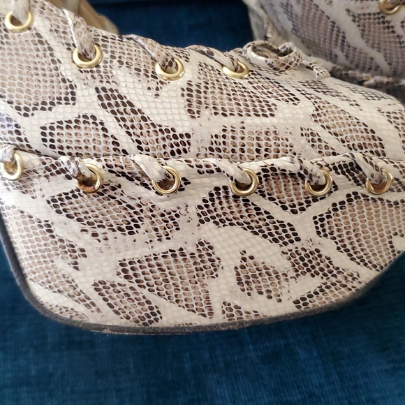 Stuart Weitzman pump - Picture 9 of 9